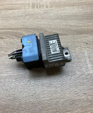 Renault Clio IV Glow plug pre-heat relay 110678071R