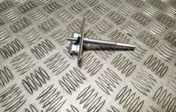 Battery bracket