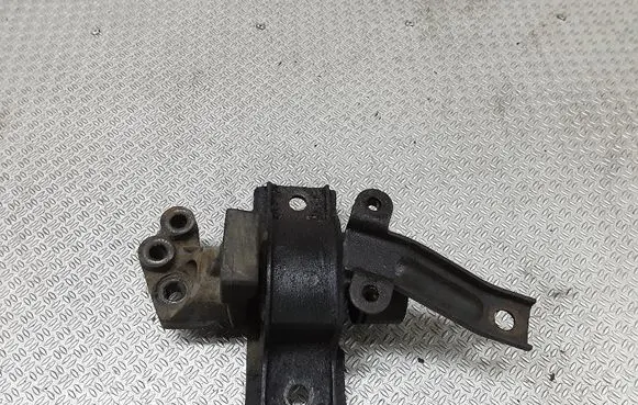 KIA Picanto Engine mount bracket 2181107000