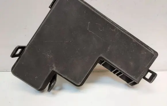 Nissan Qashqai Fuse box cover