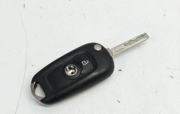 Opel Astra K Ignition key/card 