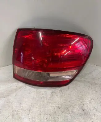 Toyota Avensis Verso Rear/tail lights
