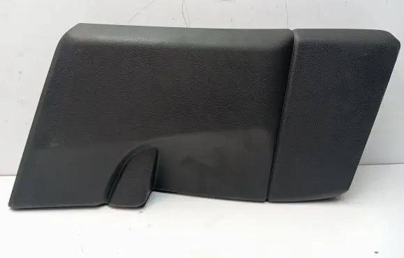 Maserati Levante (B) pillar trim (bottom) 670040376