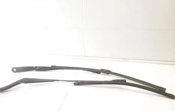 Volvo V60 Front wiper blade arm 30753504 30753505