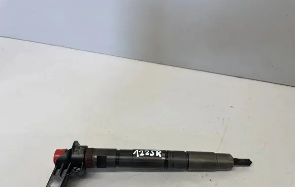 Audi A5 8T 8F Fuel injector 03L130277