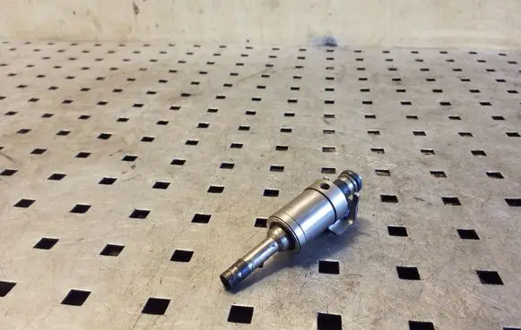 Fuel injector
