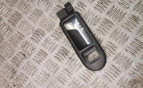 Volkswagen PASSAT B5 Front door interior handle 3b1837114