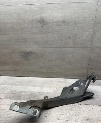 Fender mounting bracket