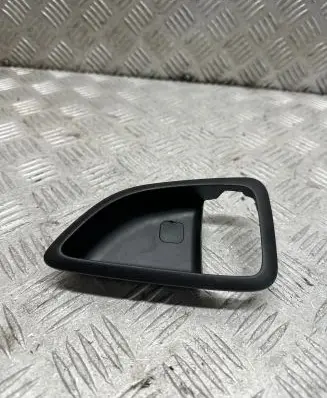 Hyundai ix35 Front door handle cover 826212s000