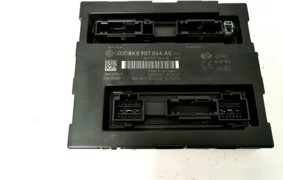 Audi A4 S4 B8 8K Comfort/convenience module 8K0907064AE 00002001 5DK00991911