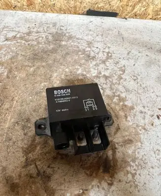 Mercedes-Benz E W211 Other relay 0986332086 V23132A2001X013