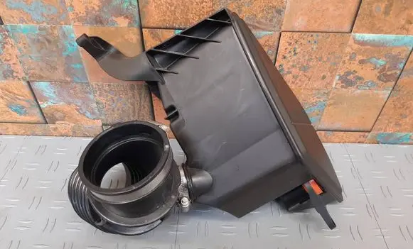 BMW X3 G01 Intake resonator 8635110 13718635110