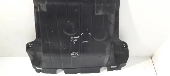 Renault Clio IV Engine splash shield/under tray 758904230R