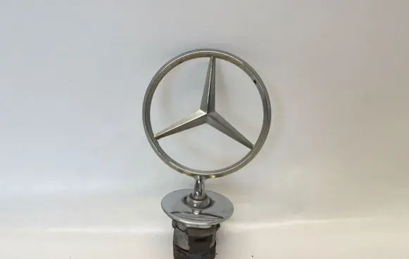 Mercedes-Benz E W211 Manufacturer badge logo/emblem 