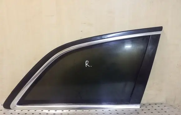 Audi Q7 4L Rear side window