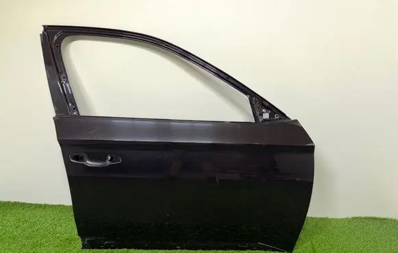 Skoda Superb B8 (3V) Front door 3V0831312