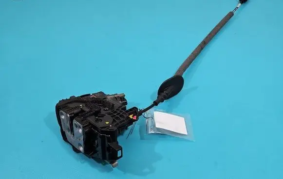Renault Clio V Rear door lock 825039554R IMPRK1467395