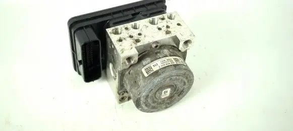 Volkswagen Golf III ABS Pump 3Q0614517T 3Q0907379T