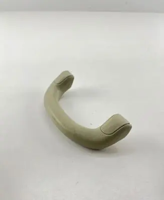 Nissan Elgrand A set of handles for the ceiling 