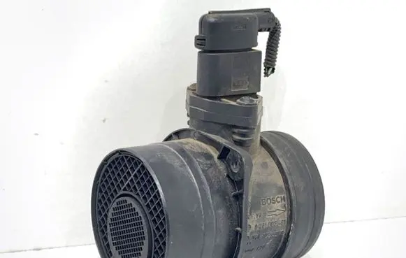 Volkswagen Golf V Mass air flow meter 074906461B