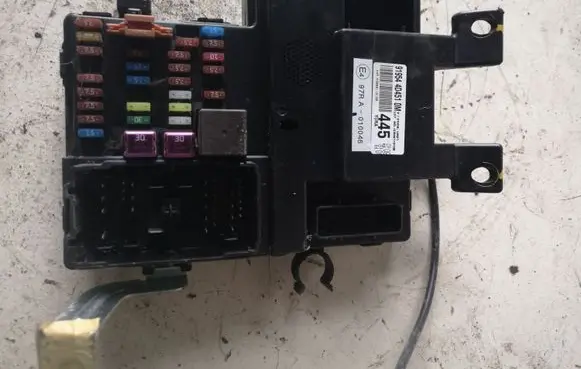 KIA Sedona Fuse box set 919544D451OM