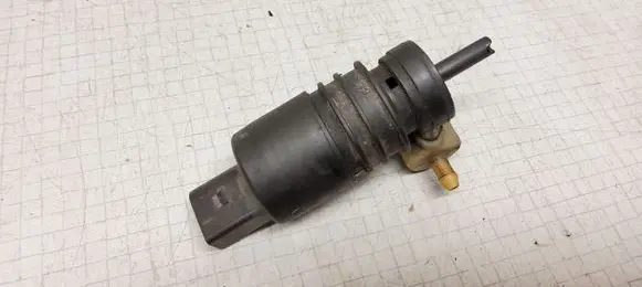 Volkswagen Polo Windscreen/windshield washer pump