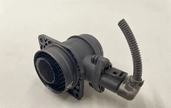 Skoda Fabia Mk1 (6Y) Mass air flow meter 038906461B 0281002531