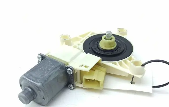 Mercedes-Benz GLK (X204) Front door window regulator motor A2048200242 2048200242 971132100