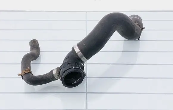 Volkswagen Touareg I Engine coolant pipe/hose 7L6122291J