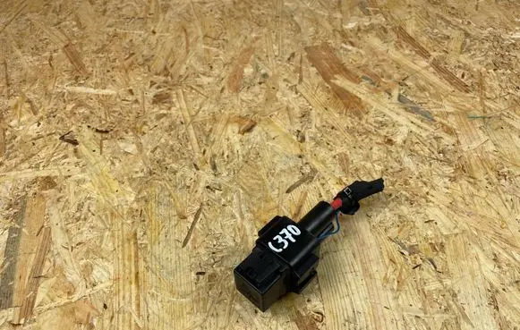 Mini Cooper F57 Coolant fan relay 9207913