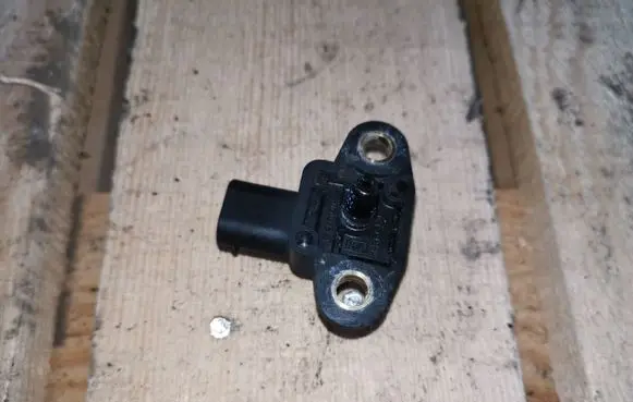 Mercedes-Benz E W211 Air pressure sensor A0061531528