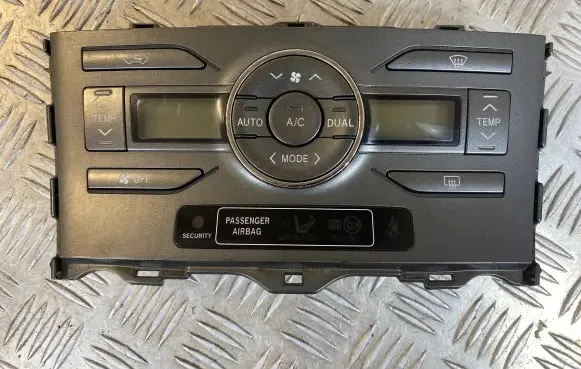 Toyota Auris 150 Climate control unit 5590012A30B 6L1411F