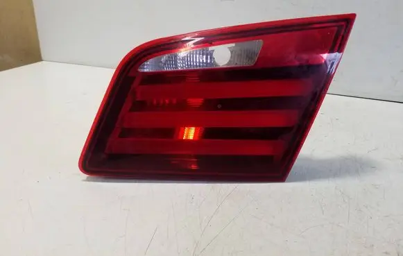 Tailgate rear/tail lights