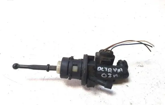 Skoda Octavia Mk2 (1Z) Clutch slave cylinder 1K0721388S