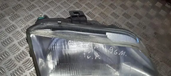 Renault Megane I Headlight/headlamp 7701672735