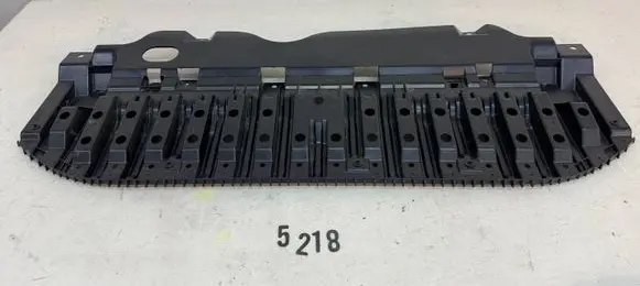 Toyota Avensis T270 Front bumper skid plate/under tray 5261805010