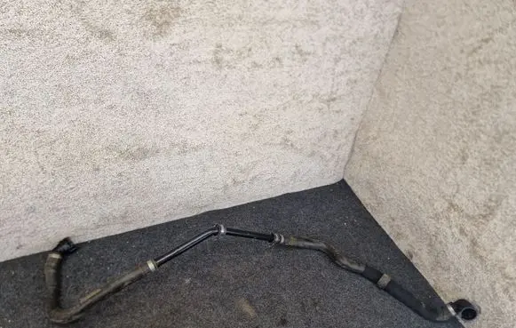 Mercedes-Benz E W213 Engine coolant pipe/hose A2135011782