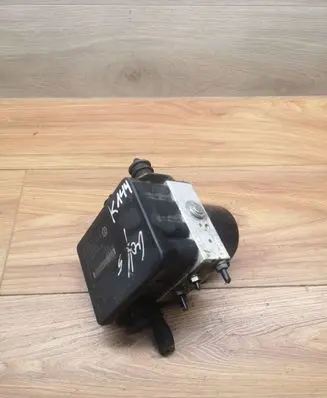 Volkswagen Golf Plus ABS Pump 1K0907379AC 00005305H0 10096003593