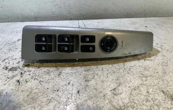 Hyundai Santa Fe Front door window switch trim 3714951110