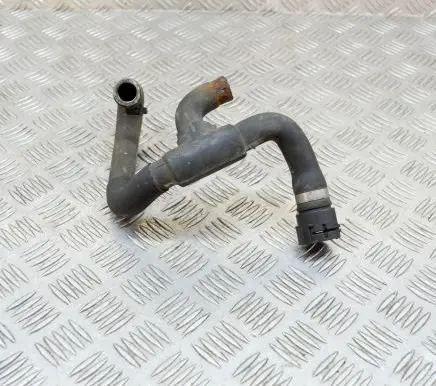 Mercedes-Benz Vito Viano W639 Engine coolant pipe/hose A6398324123