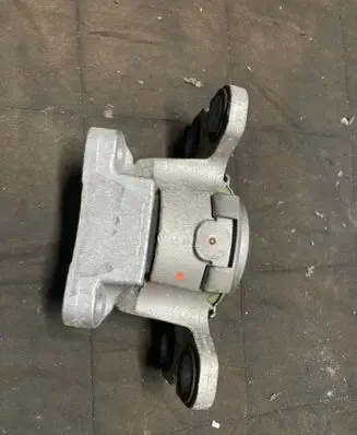 Land Rover Evoque I Engine mount bracket EJ327M121AD
