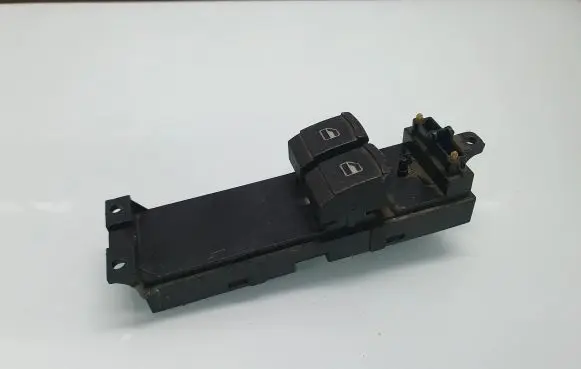 Volkswagen PASSAT B5 Electric window control switch 1J3959857 F005S00004 088091629