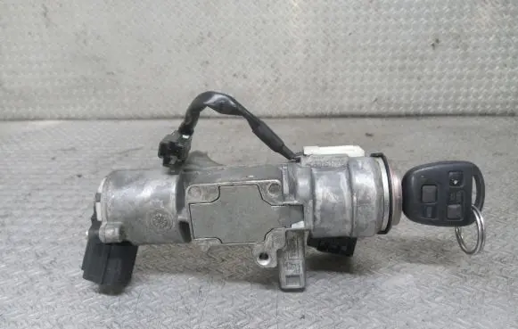 Toyota Avensis T250 Ignition lock 8978305010