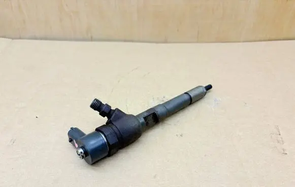 Fiat 500L Fuel injector 0445110351
