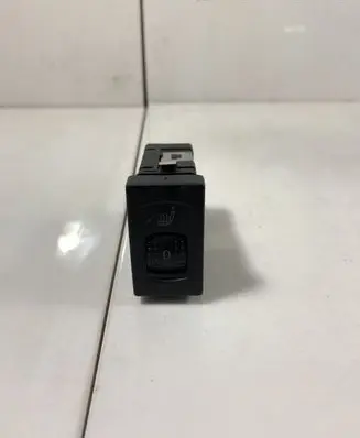 Volkswagen PASSAT B5.5 Seat heating switch 3B0963563C