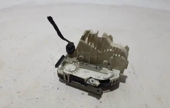 Dodge Durango Front door lock 04589924AH