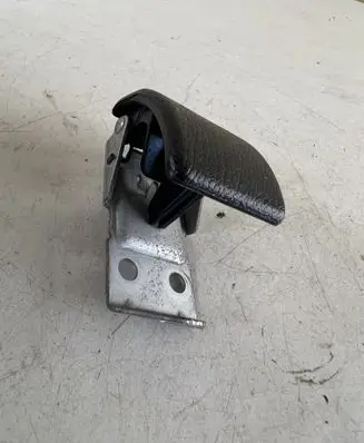 Peugeot 4007 Engine bonnet (hood) release handle
