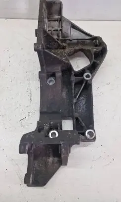 Volkswagen Golf IV Engine mounting bracket 038903143A