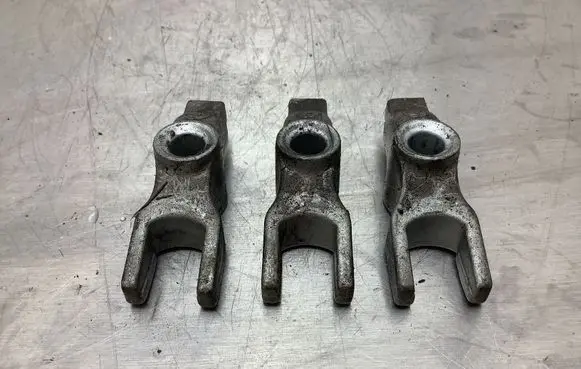 Opel Signum Fuel Injector clamp holder 