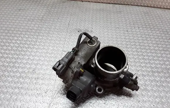 Toyota Corolla E120 E130 Throttle valve 8967221020